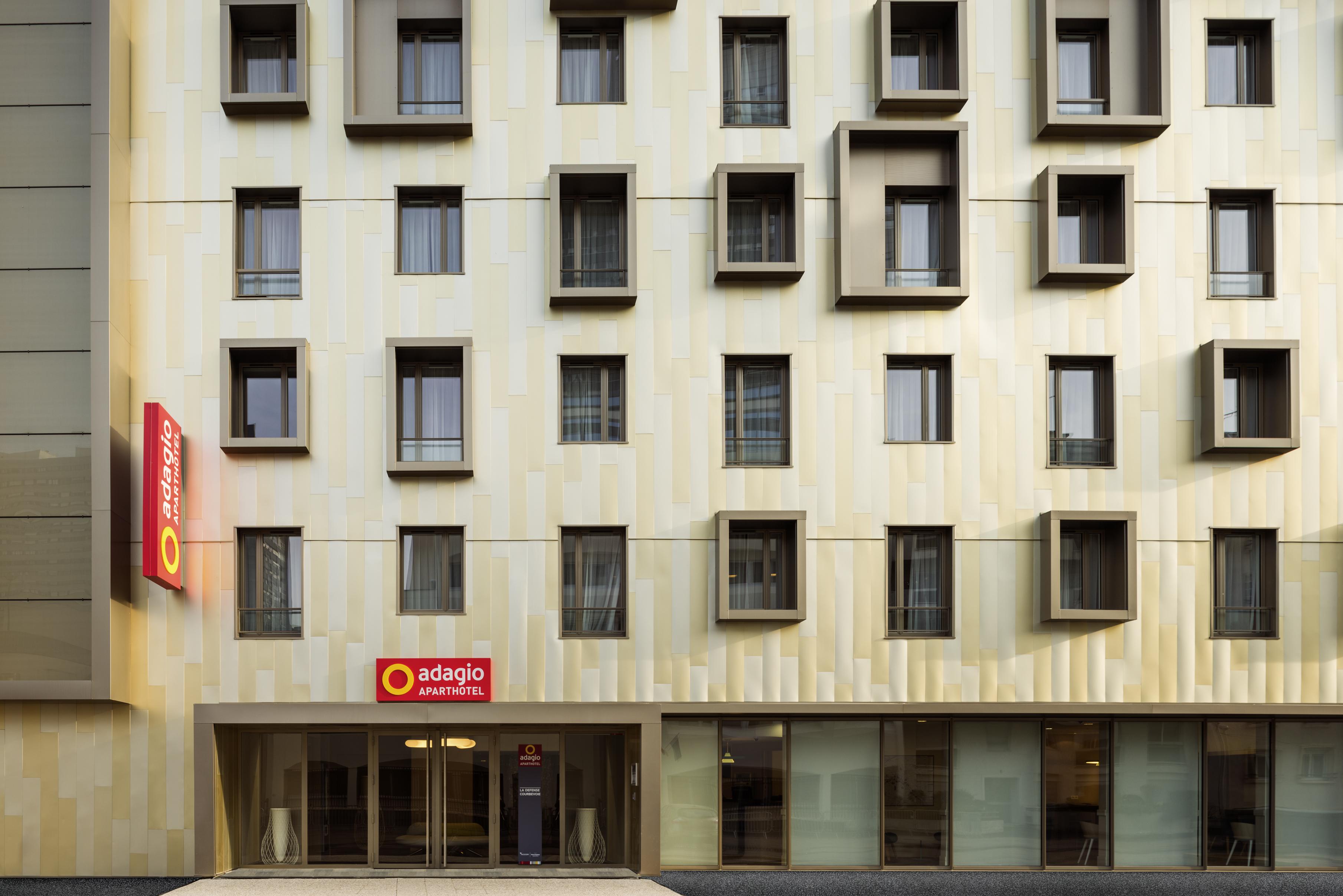 Aparthotel Adagio La Defense Courbevoie Bagian luar foto