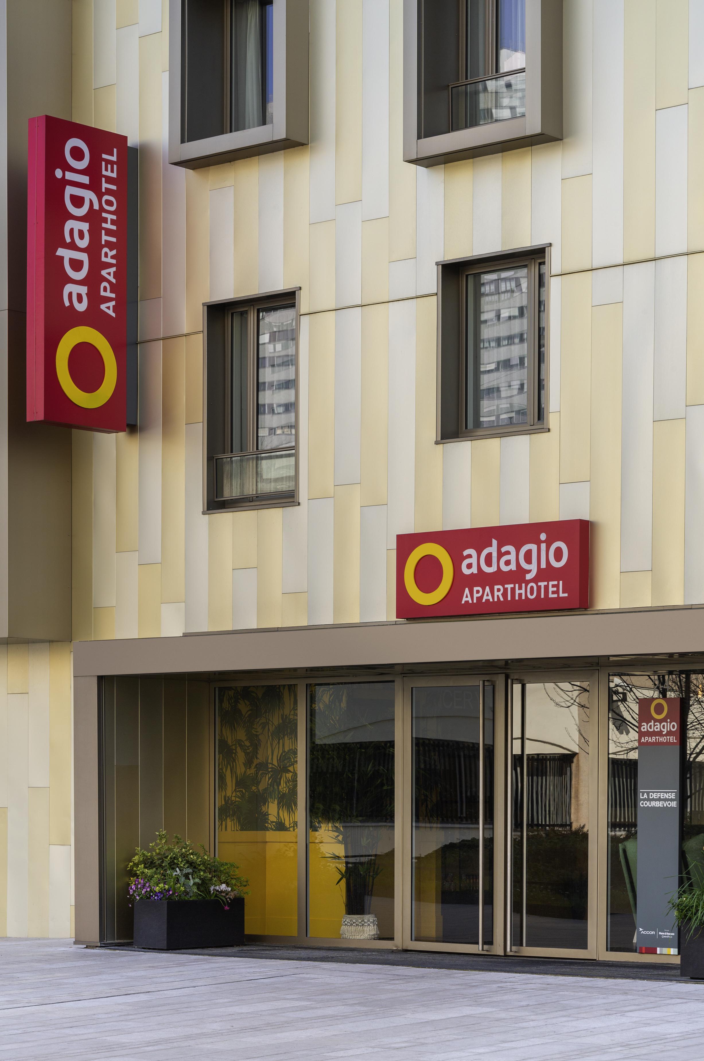 Aparthotel Adagio La Defense Courbevoie Bagian luar foto