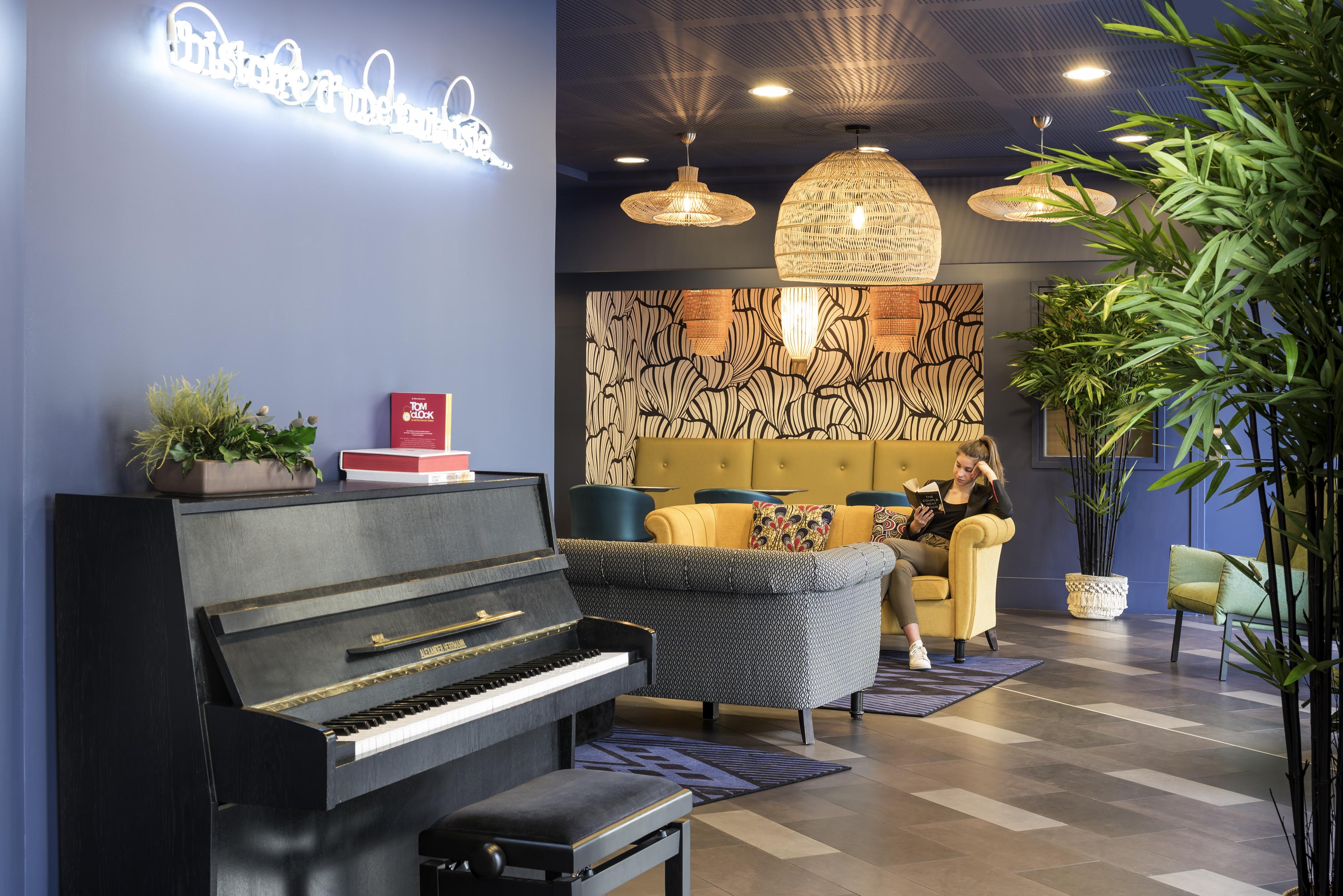 Aparthotel Adagio La Defense Courbevoie Bagian luar foto
